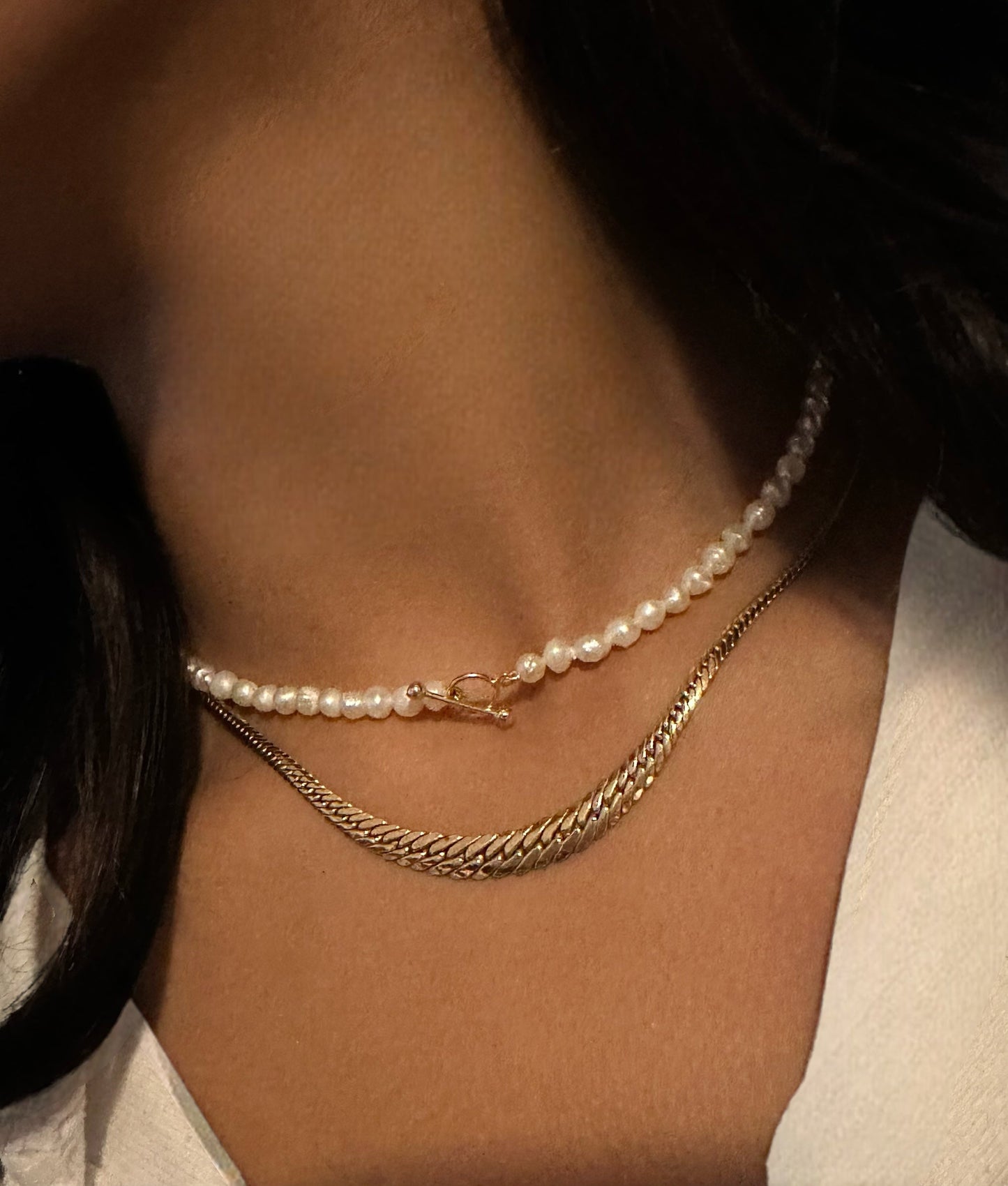 Choker Pearls & Gold Toggle