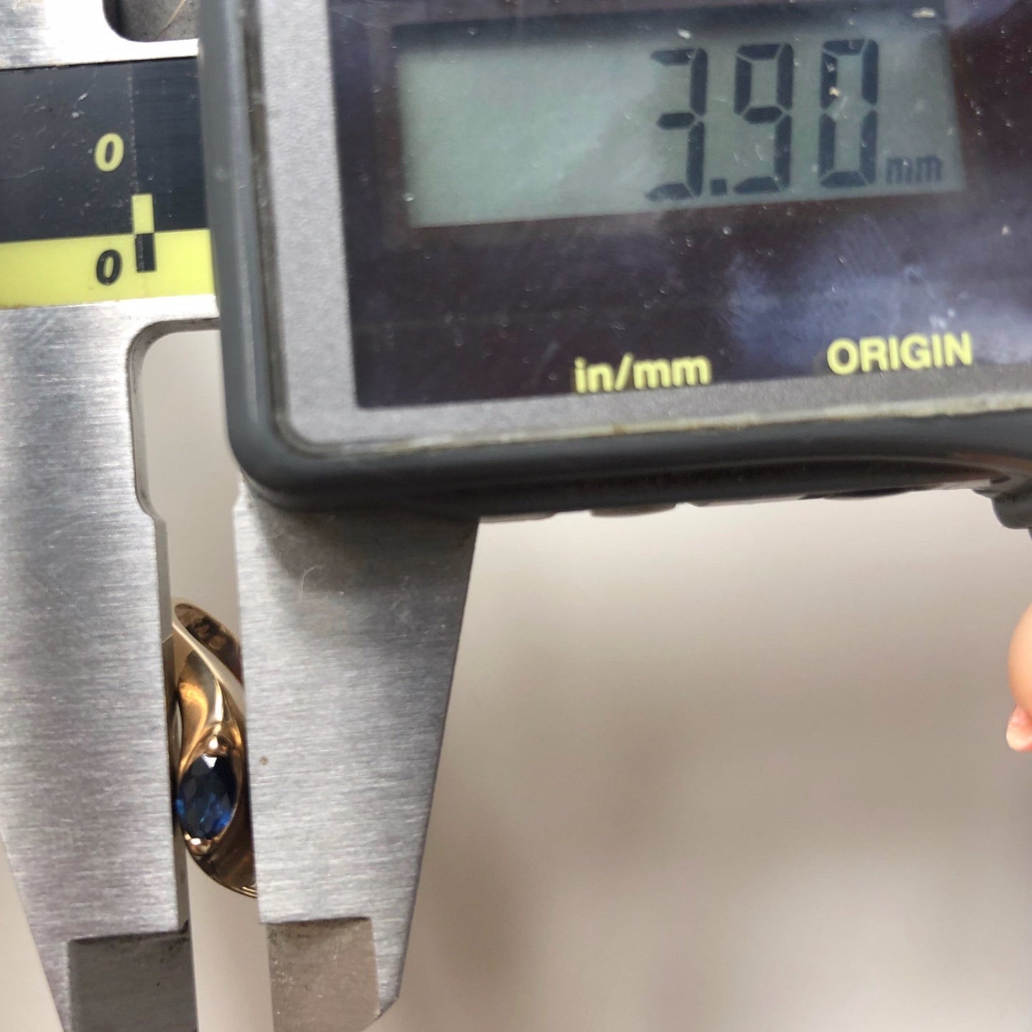 Twist Marquise Sapphire