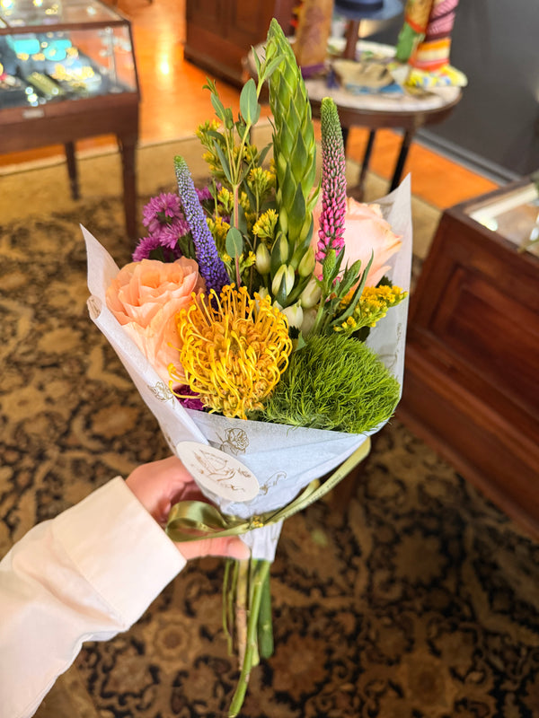 Hand Tie Grab and Go Bouquet