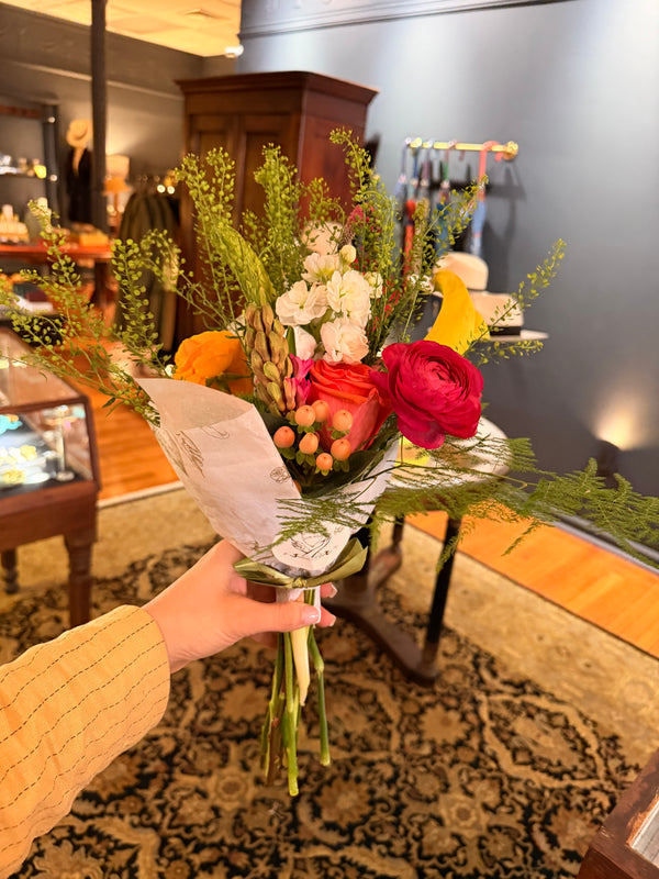 Hand Tie Grab and Go Bouquet