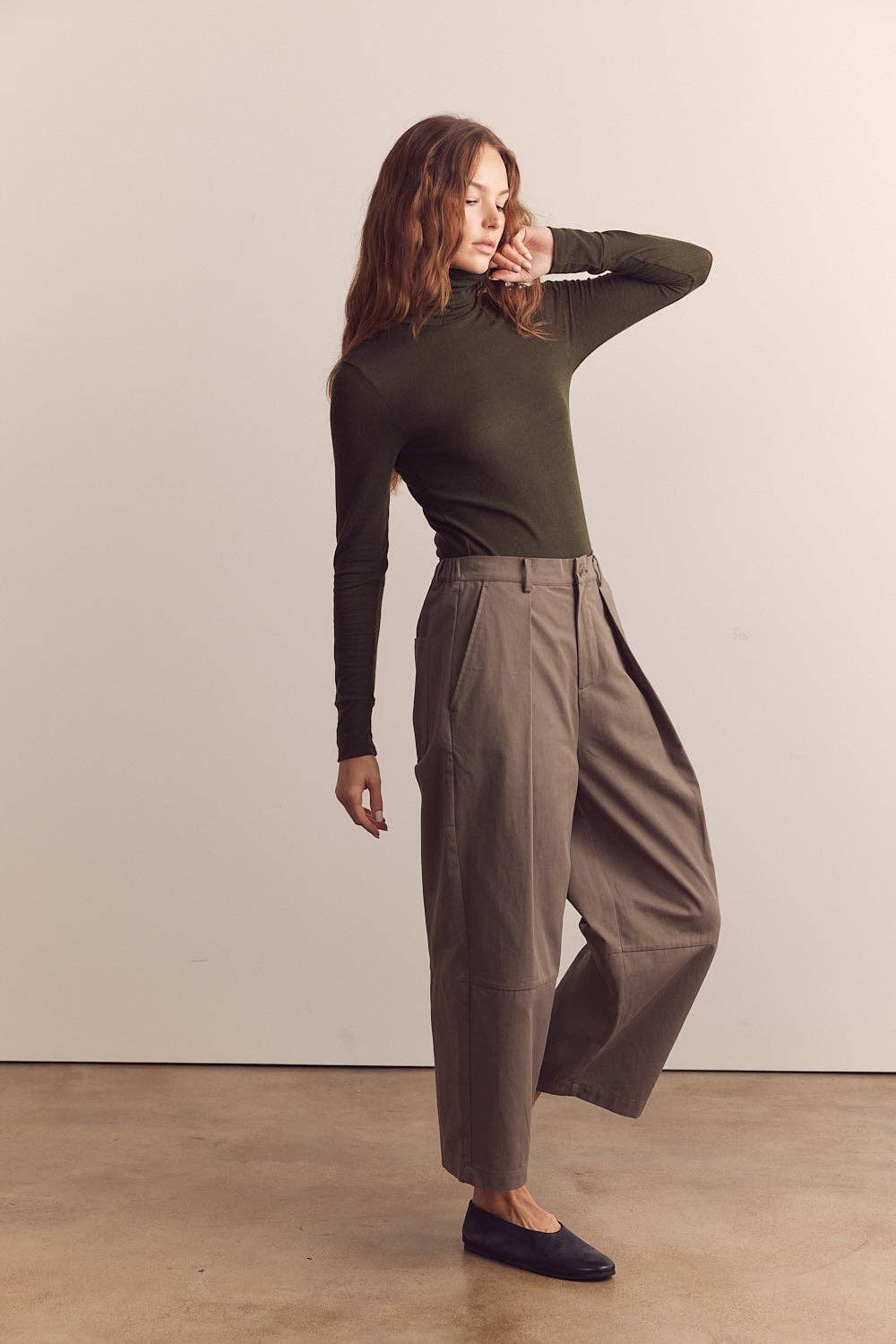 Wide-leg ankle trousers
